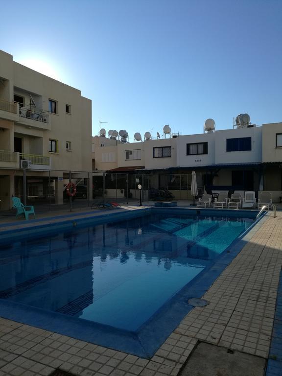 Siamese Villa Паралимни Екстериор снимка